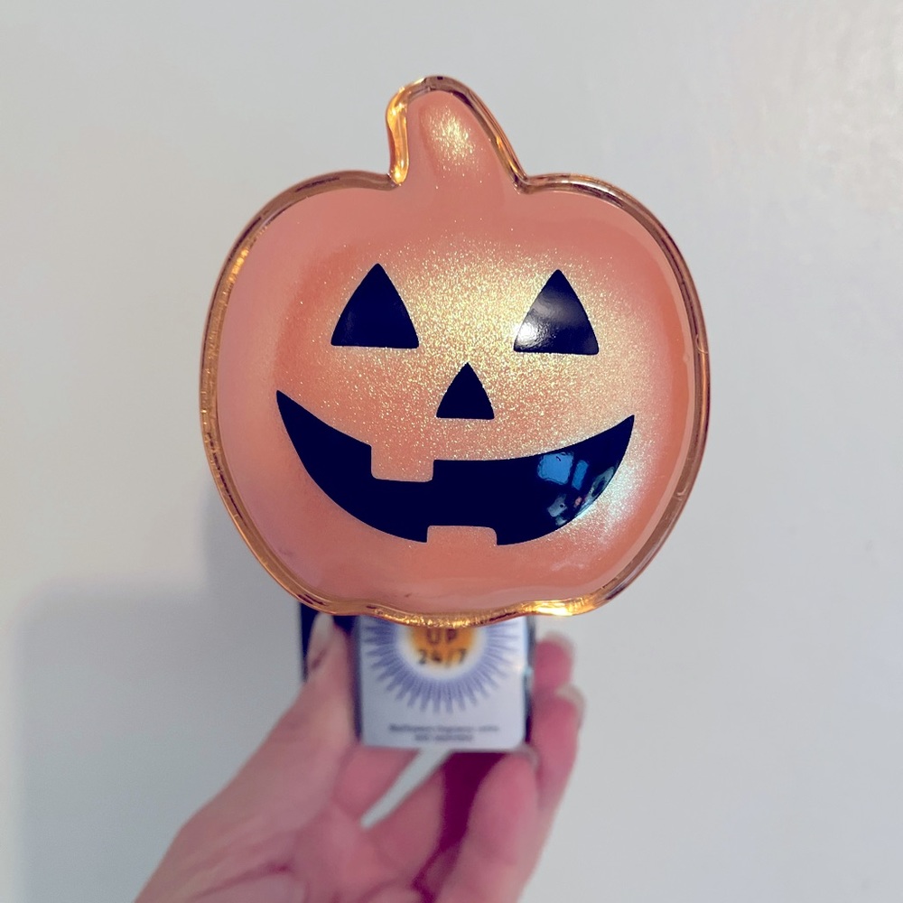 Bath & Body Works NEON JACK- O’- LANTERN NIGHTLIGHT HALLOWEEN WALLFLOWER PLUG